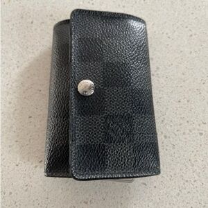 Louis Vuitton 6 Keychain Holder in Damier Graphite